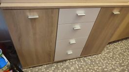 Commode à tiroirs et compartiment à la vente