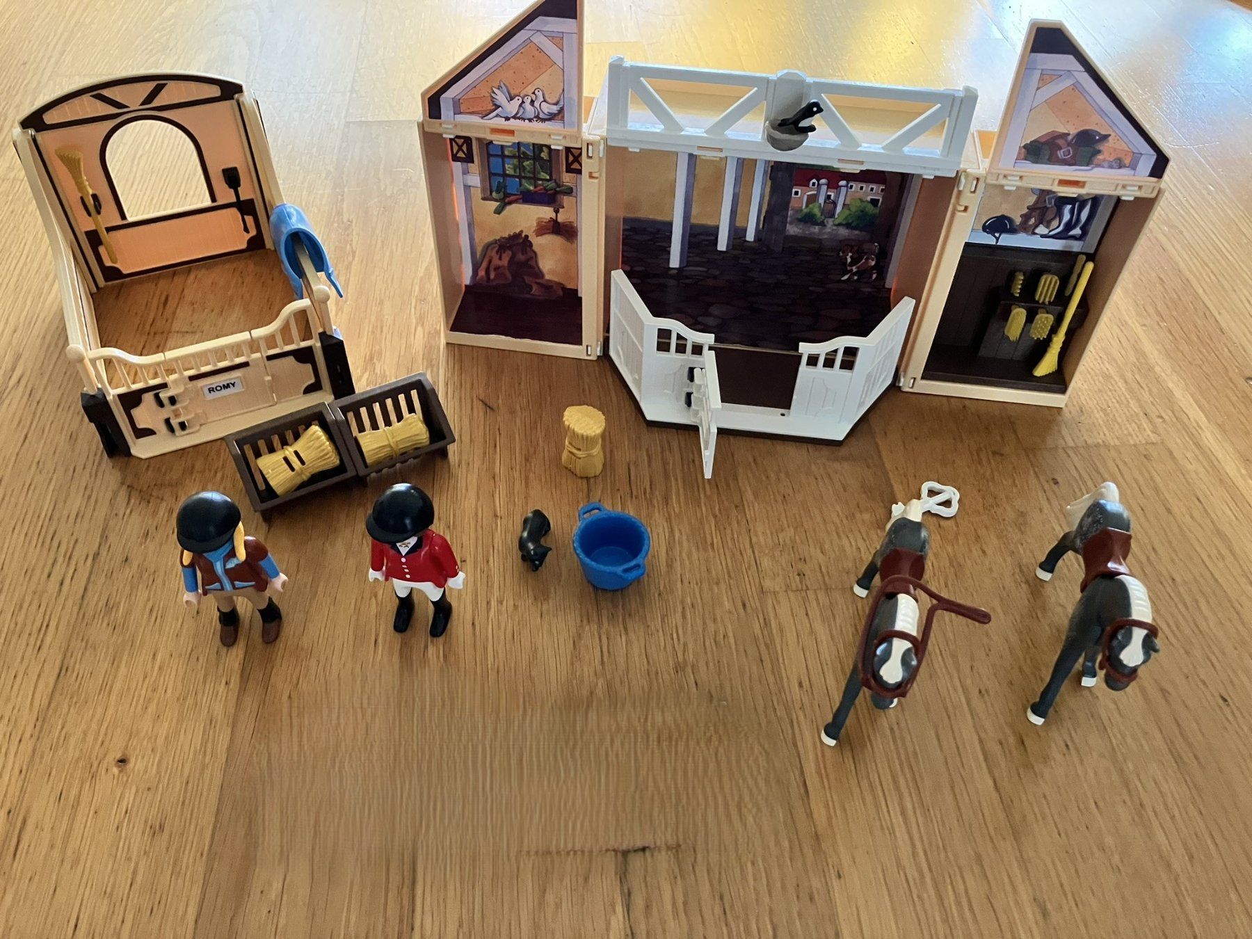 Playmobil Giocattoli: Coffret playmobil et accessoire – Usato da Corminboeuf venduto da Syl03