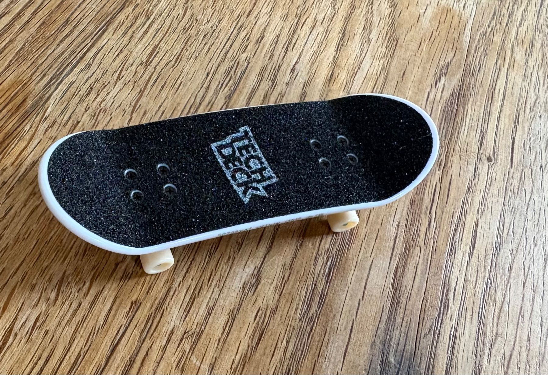 Giocattoli: Tech Deck -  Finger-Skateboard-Rampe – Nuovo (secondo la descrizione) da Zürich venduto da FrauK 3