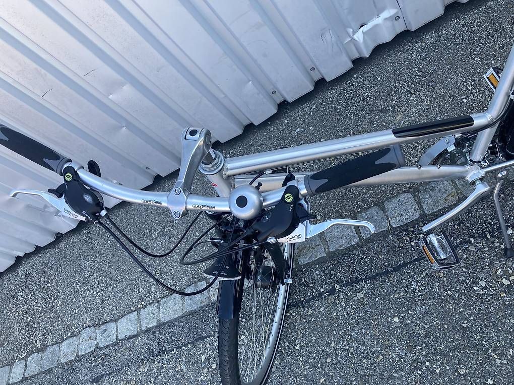 Velos: Neues TITAN Damenvelo silber – Gebraucht aus Reiden von Halti 1