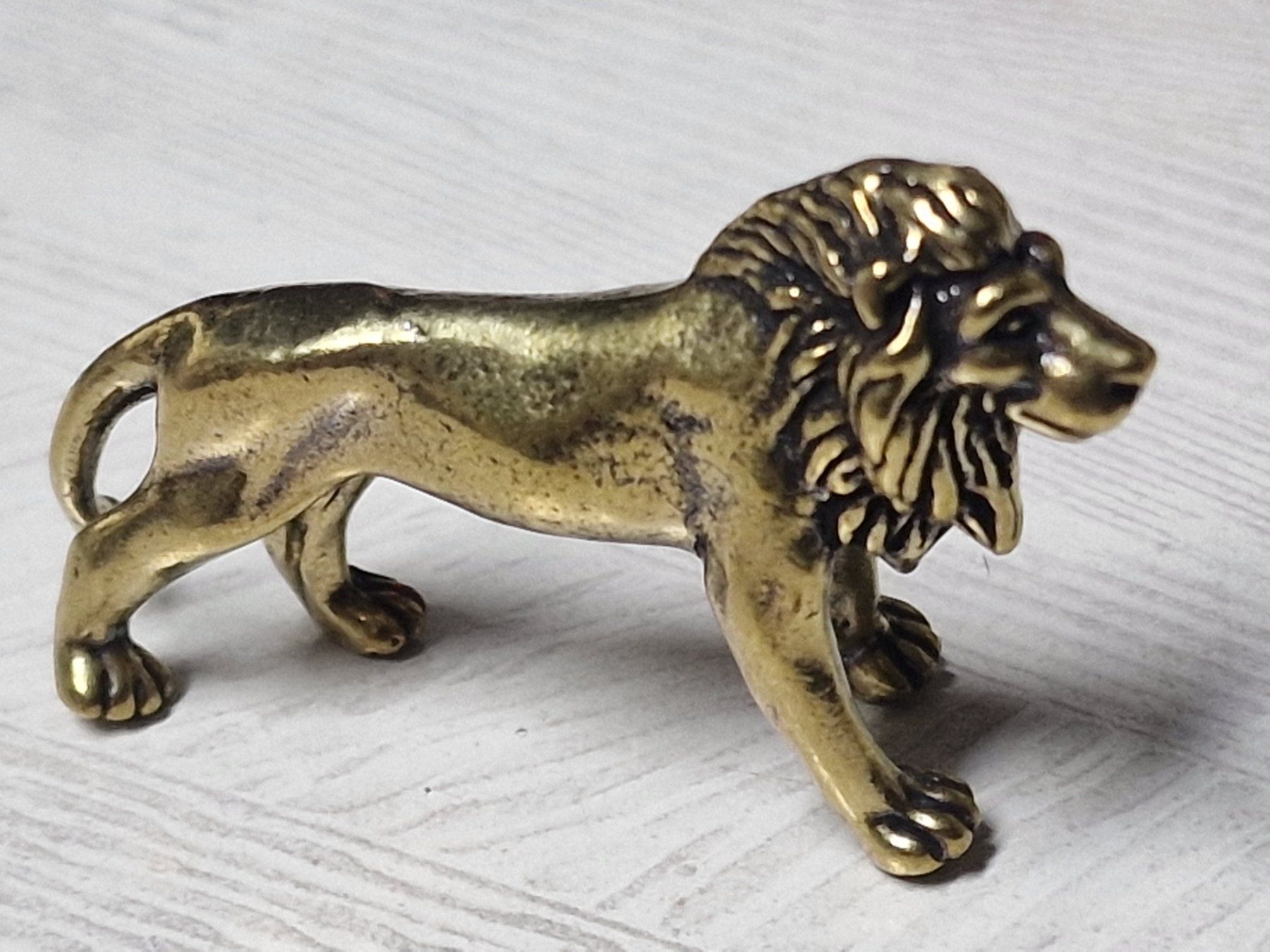 Statuette: Löwe  aus Messing – Nuovo (secondo la descrizione) da Uerkheim venduto da Justi.y