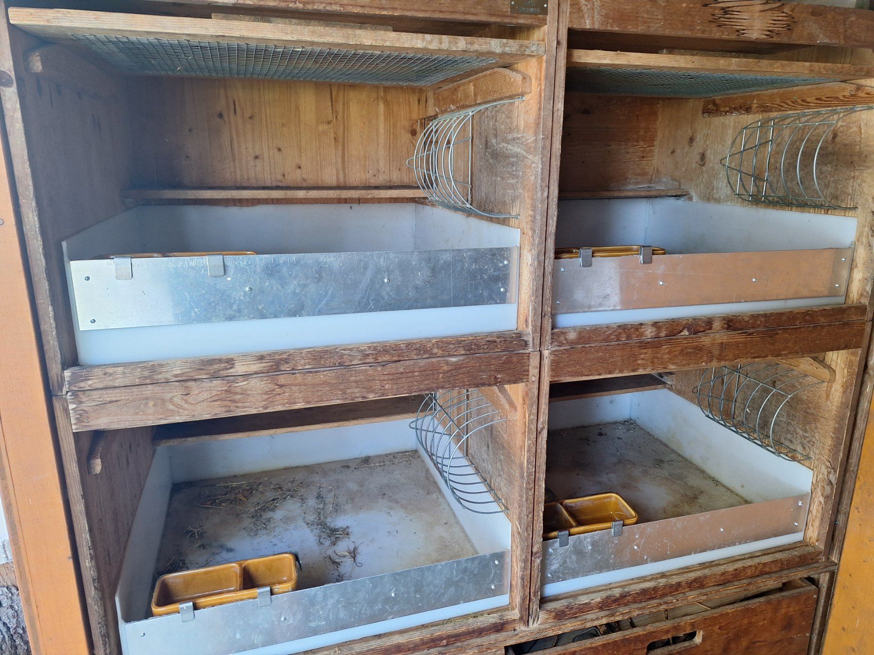 Gabbie, trasporto & Sicurezza: Kaninchenstall Holz mit 4 Elementboxen – Usato da Uznach venduto da Carlsson80 1