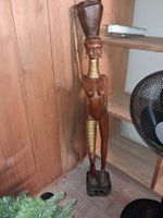 Holzfigur Frau mit Krug afrikanisch ca. 120cm Höhe