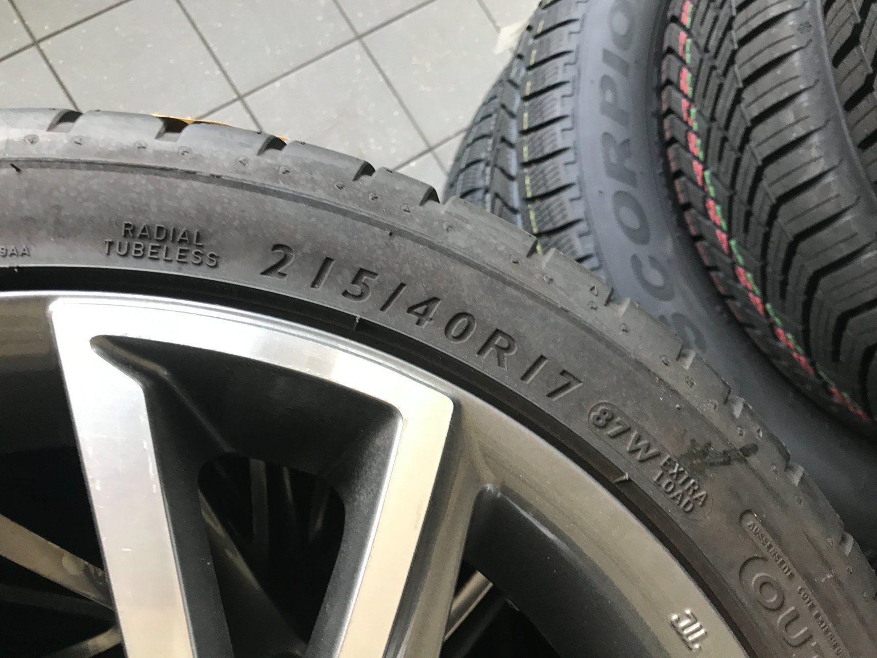 Seat Pneus & Roues: 17 Zoll Kompletträder Seat Ibiza – D'occasion à Stans par Pargger01 1