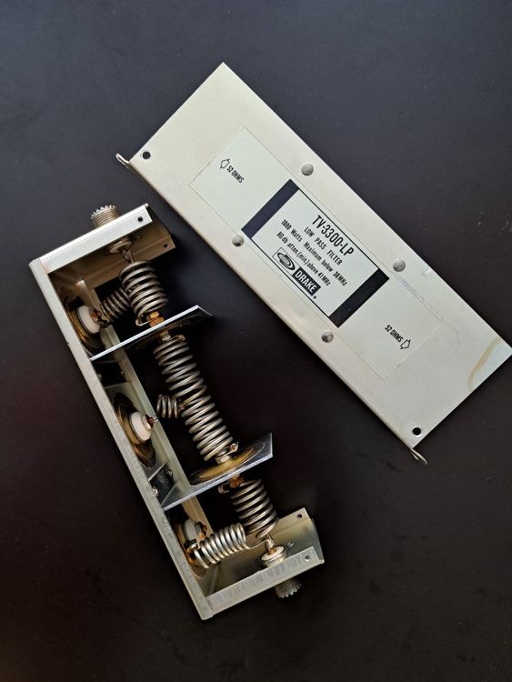 EAREJ5G Filtre Passe-Bas 5G 700 MHz Intérieur - Evicom
