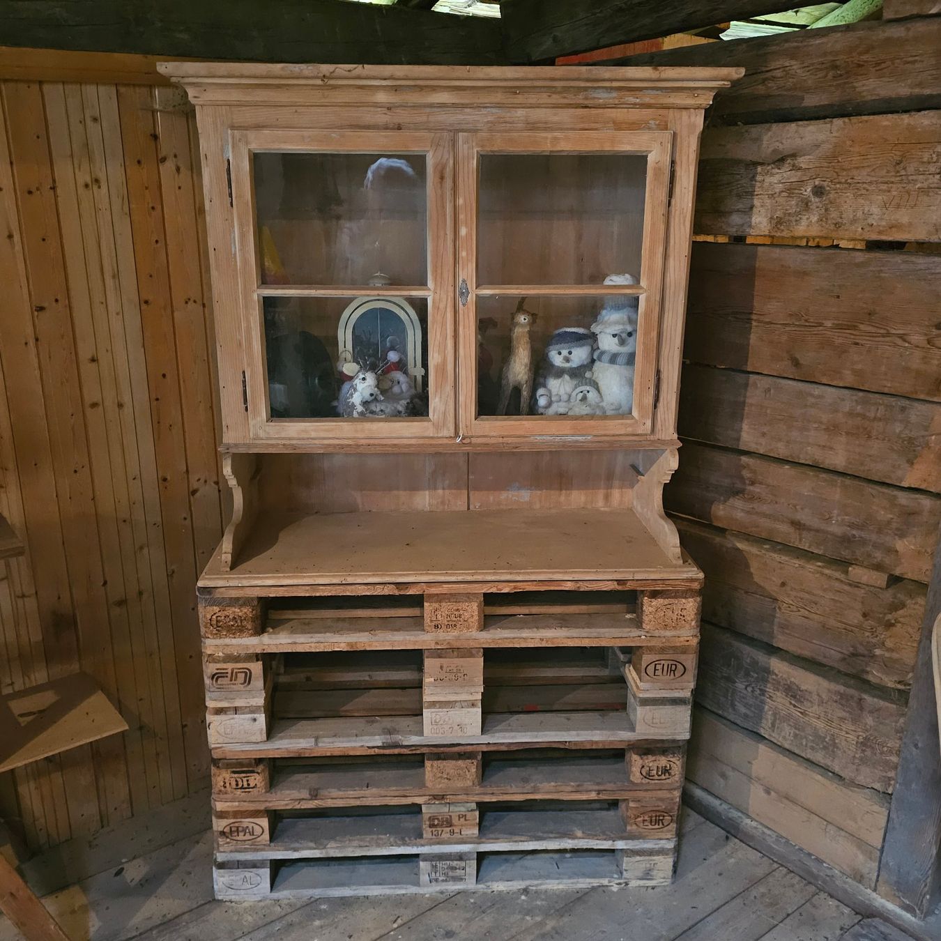 Credenze: Altes Buffet zum aufarbeiten – Usato da Zweisimmen venduto da St.Louis