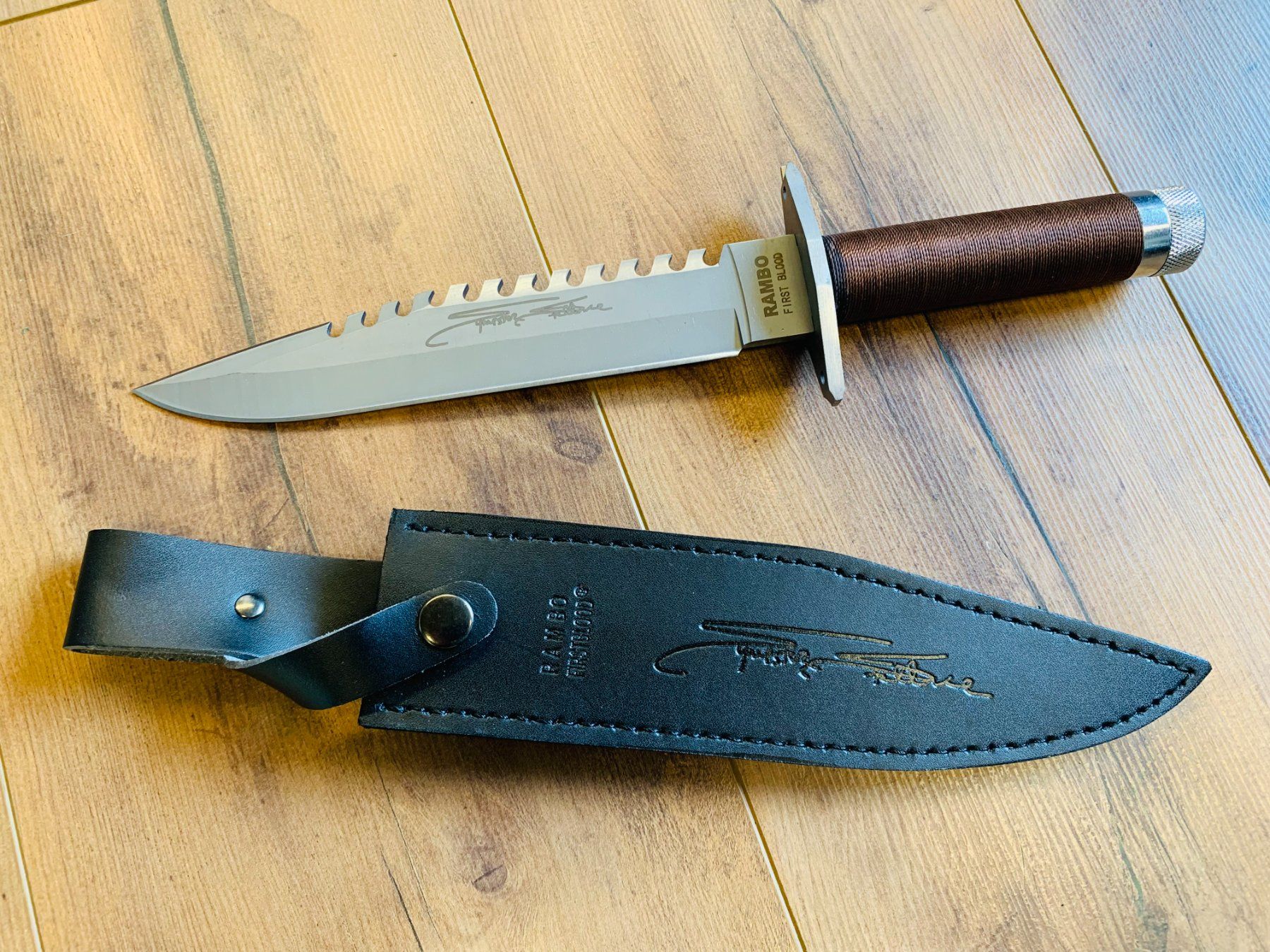 Accessori: Rambo Red Line Tactical Messer 35.5cm – Nuovo e nell'imballaggio originale da Bergdietikon venduto da shopAgent 1