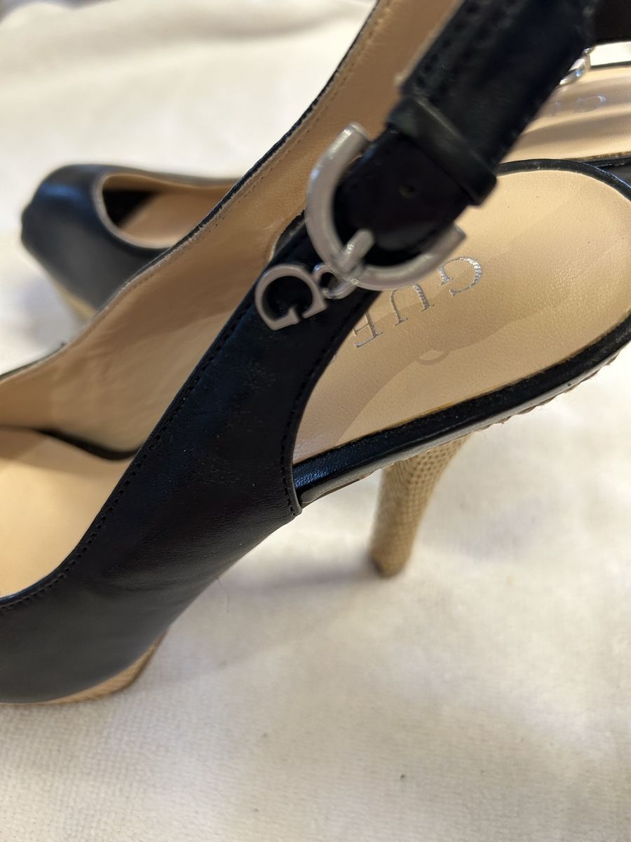 Chaussures femmes: Guess Schuhe – D'occasion à Roggwil BE par Viking72 2