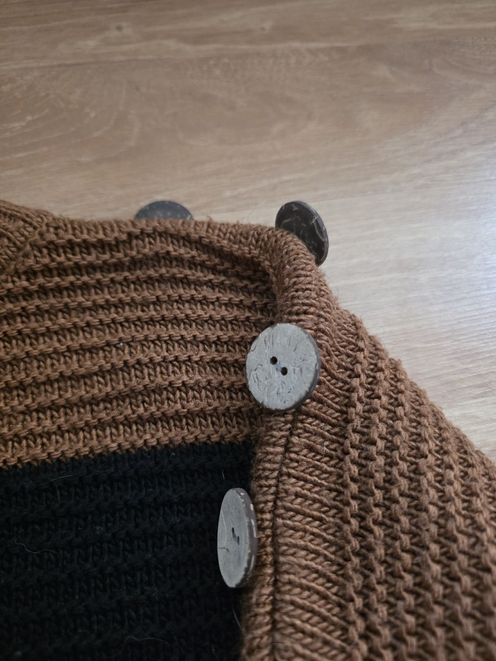 Maglioni & Felpe: Pull rayé marron/noir/blanc. Taille S. – Usato da Crans-Montana venduto da eli_57z8 1