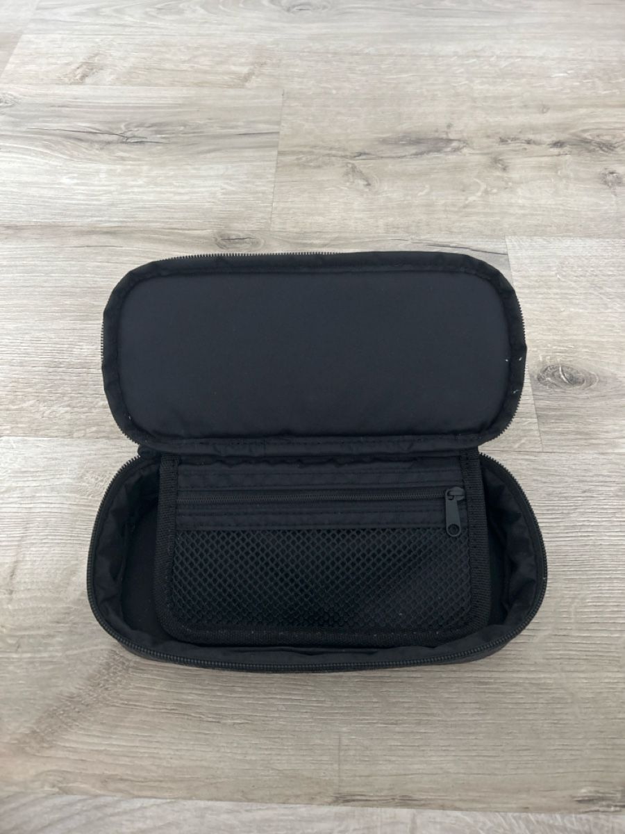 Dakine Astucci : Dakine Etui – Usato da Egerkingen venduto da sal_gf6d 1