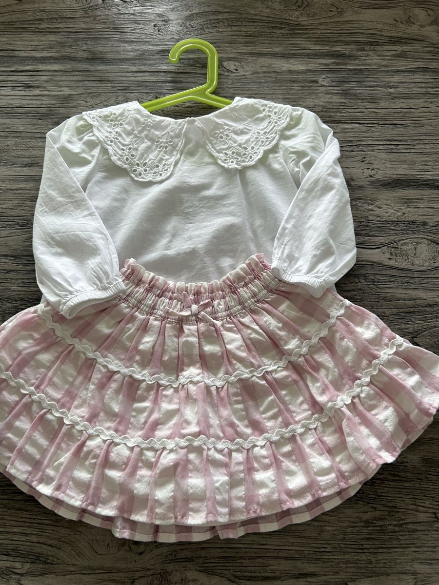 Lotti & Set di vestiti: Herzige Mädchenoutfits, 92/98 – Nuovo (secondo la descrizione) da Walchwil venduto da lil_6t8v