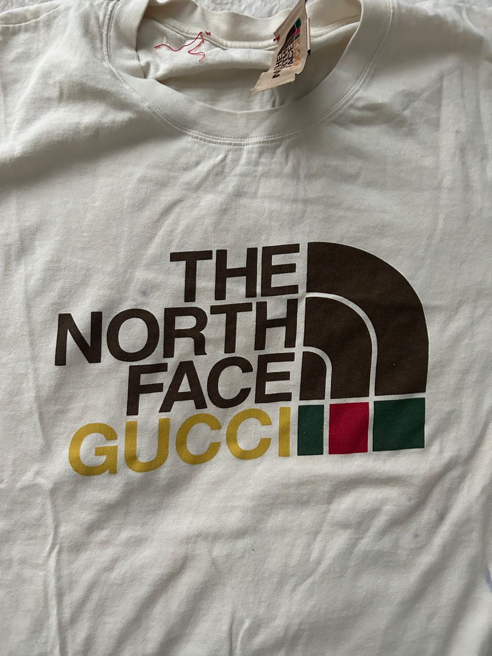 Gucci T-Shirts: Gucci, T-shirt – Gebraucht aus Chez-le-Bart von kouni12 2