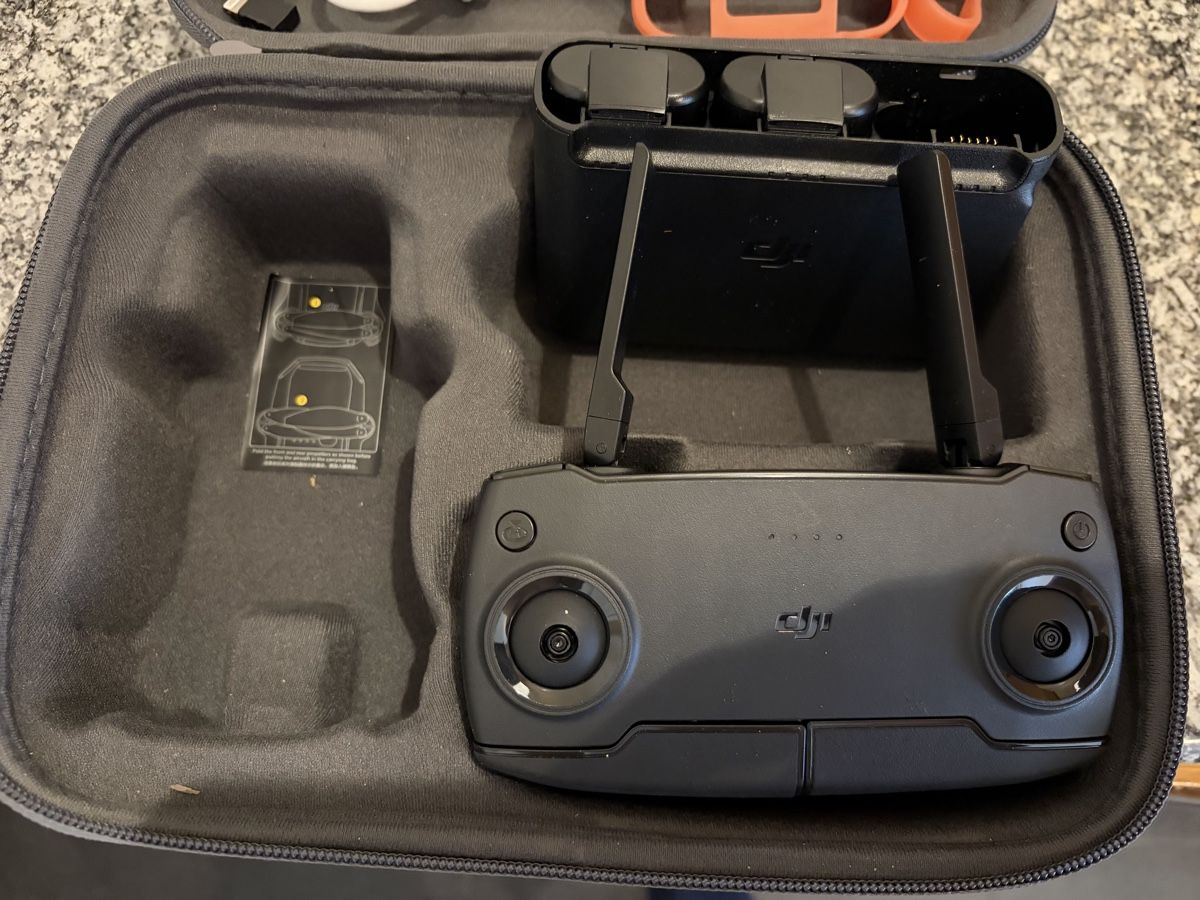 Componenti elettronici: DJI Mavic Drone Carrying Case + Accessories Bundle – Usato da Genève venduto da mll_q2wl 3