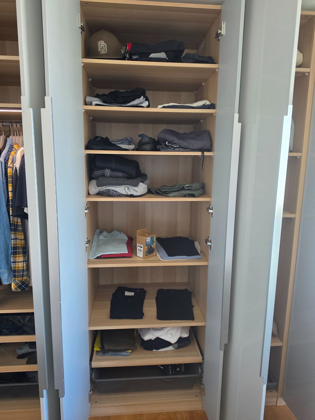 Ikea Armoires: Pax Kleiderschrank Ikea – D'occasion à Zug par Ggib 2