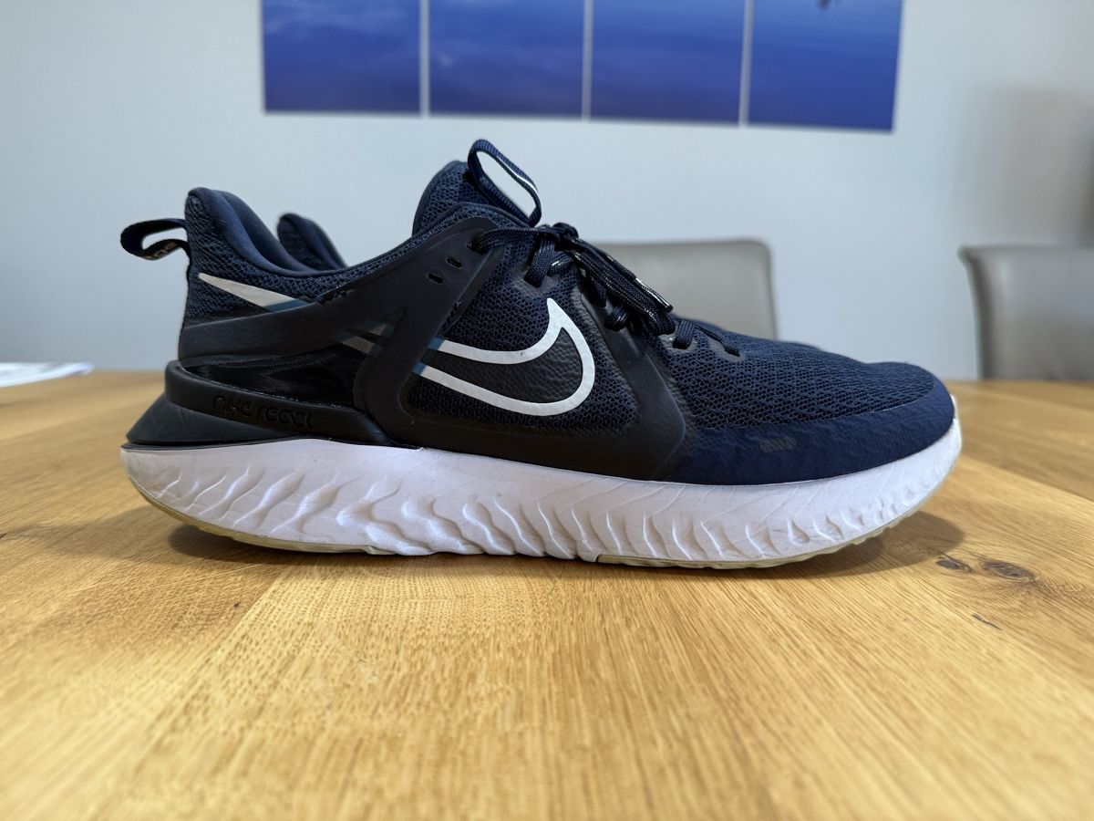 Nike Herrenschuhe: Nike Legend React 2 Laufschuh Herren Gr. 45 ab 1CHF – Gebraucht aus Wallisellen von FabianB 2