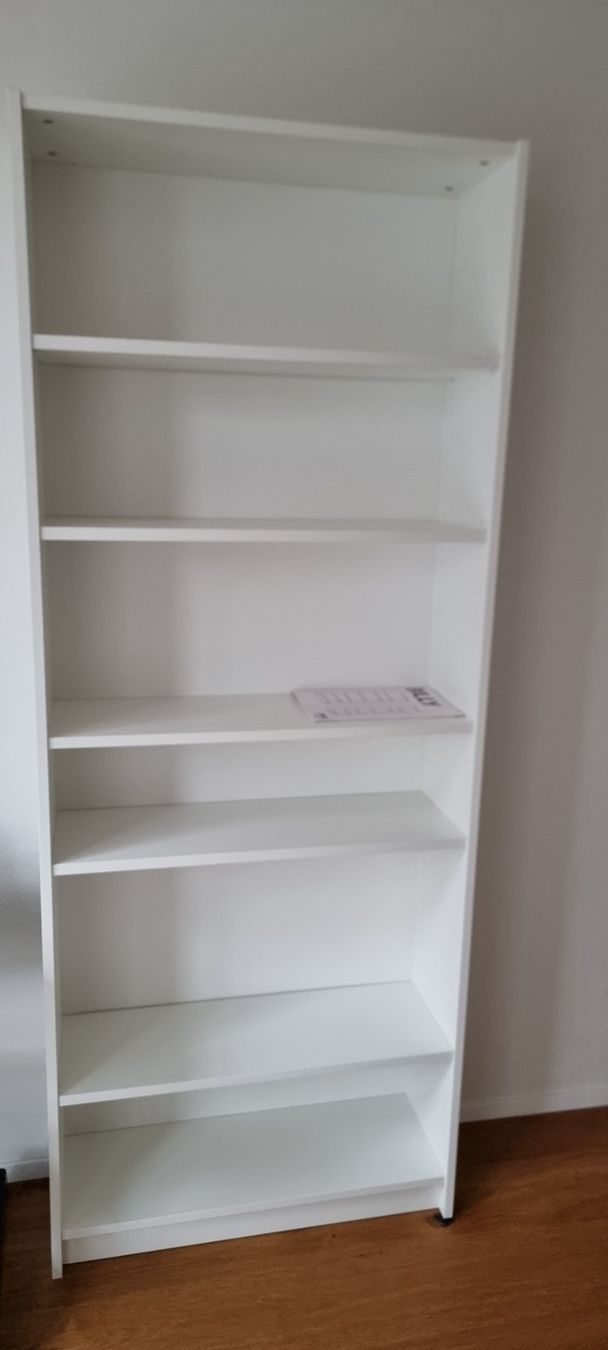 Ikea Scaffali: Weisses Billy Regal von Ikea, NEU! – Nuovo (secondo la descrizione) da Dulliken venduto da Thlo