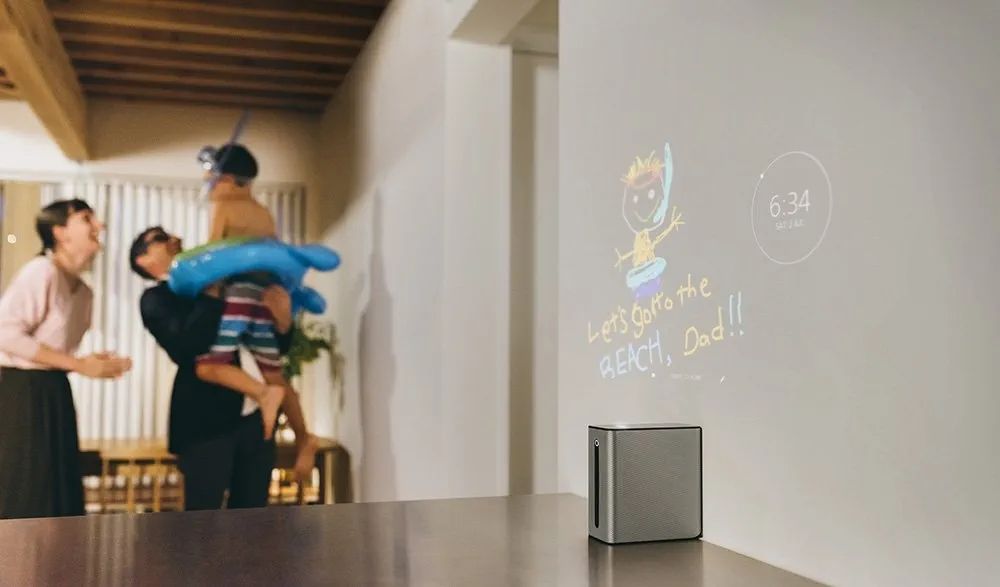 Sony Proiettori: Sony Xperia Touch (G1109) Portable Smart Projector  – Usato da Olten venduto da phonebazaar 2