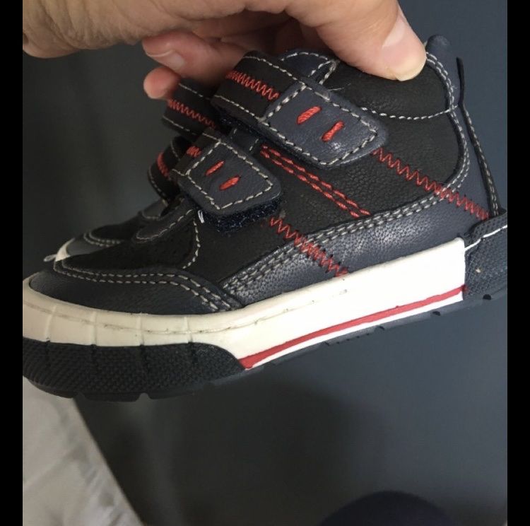 Chaussures garçon: Neue Lederhalbschuhe Grösse 20 – Neuf avec emballage d'origine à Selzach par SB09 3