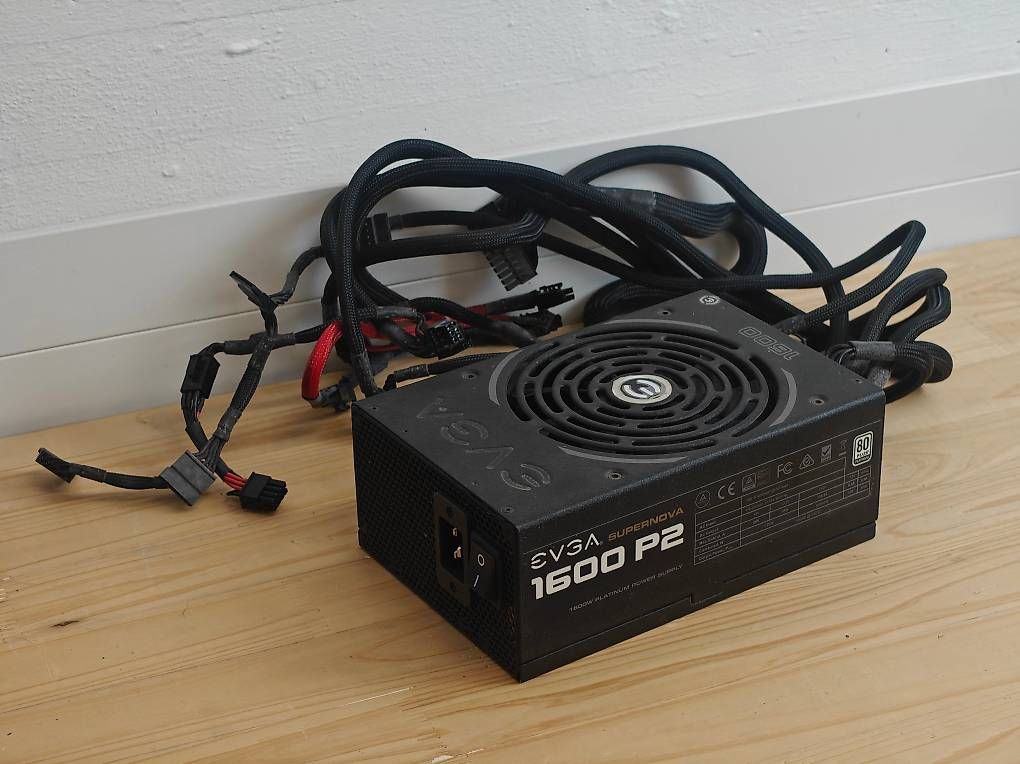 Componenti elettronici: EVGA SuperNOVA 1600 P2 (80 Plus Platinum) - PC Netzteil – Usato da Seon venduto da mrwolfie
