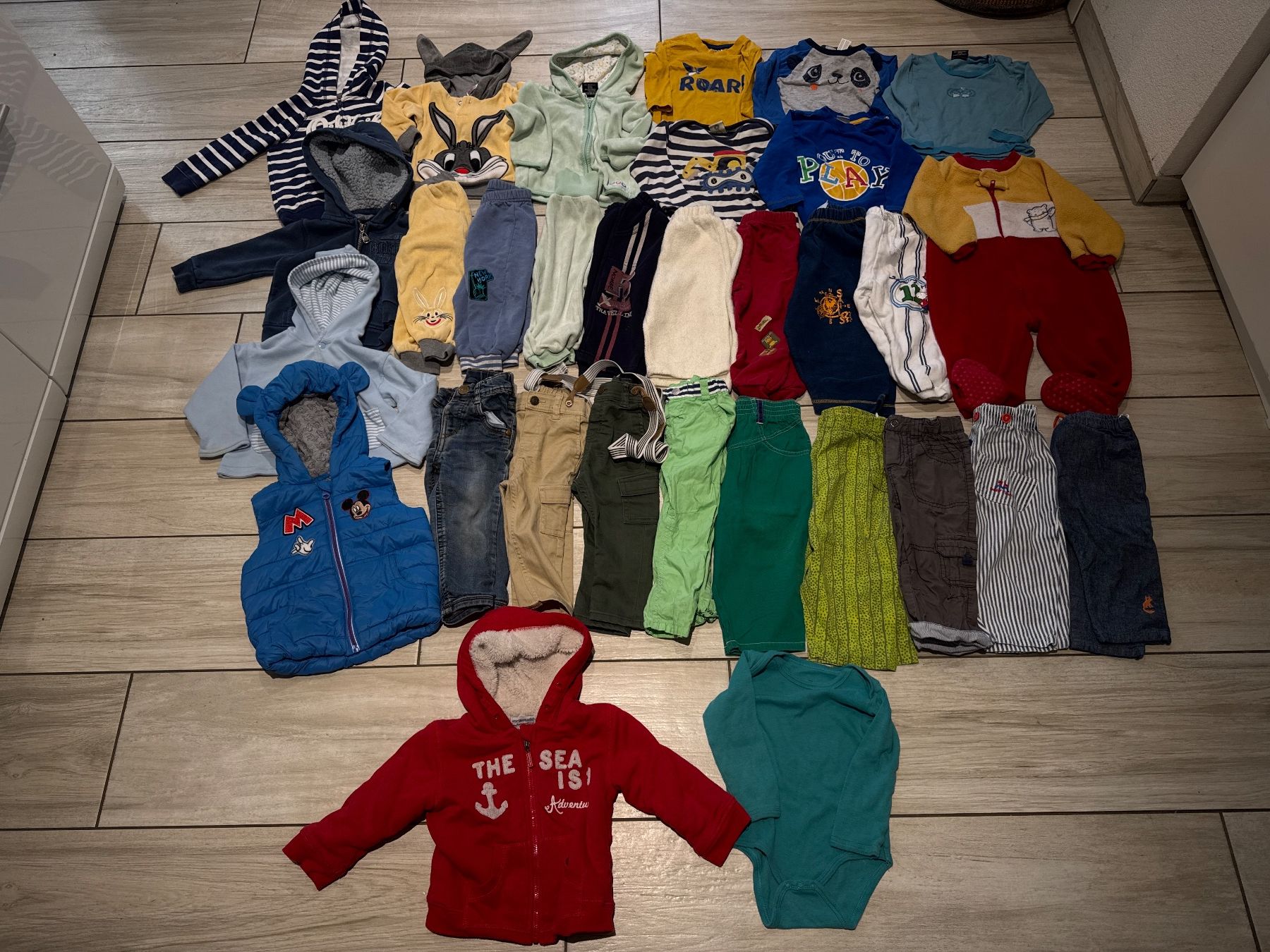 Kleiderpakete & -sets: Jungs Herbst/Winter Set, Gr 80, 31 teilig – Gebraucht aus Gelterkinden von Familienferien