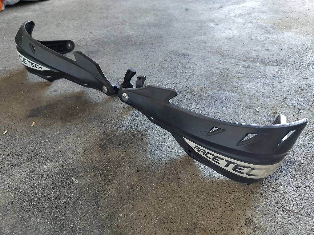 Tutti i ricambio per moto: Handguards Supermoto – Usato da Speicher venduto da sgtcheaftain 1