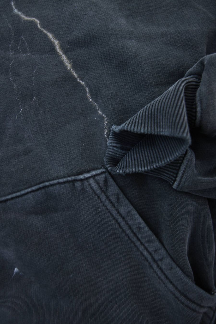 Pullover & Sweatshirts: PEQUS Hoodie Schwarz – Gebraucht aus Diessenhofen von cyr_m2pb 3