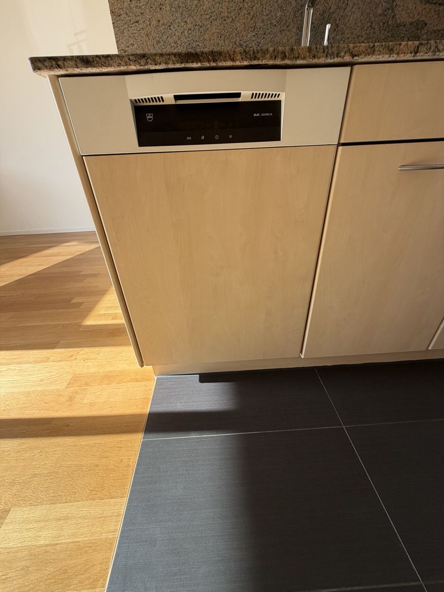V-Zug Cuisines complètes: Einbauküche mit Geräten gebraucht – D'occasion à Regensdorf par ElinaErion 3