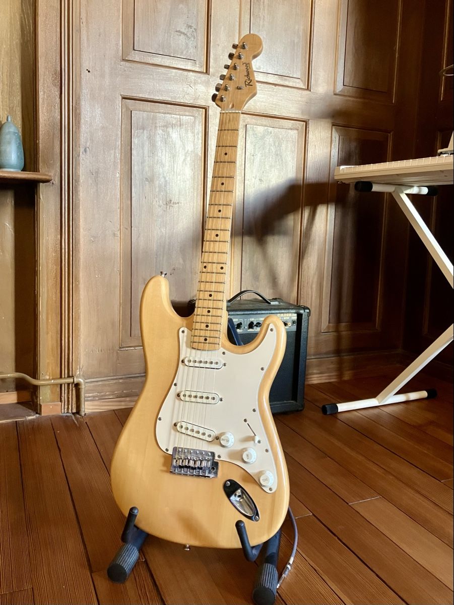 Strumenti musicali: Richwood RE-62 Stratocaster, 2006 – Usato da Zürich venduto da rob_val