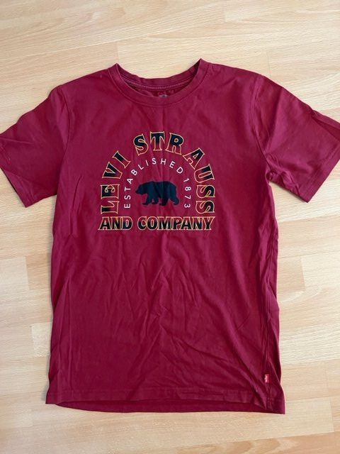 Levi's Hemden, T-Shirts & Polos: T-shirt Levis Gr. 176 – Gebraucht aus Wabern von adamovski