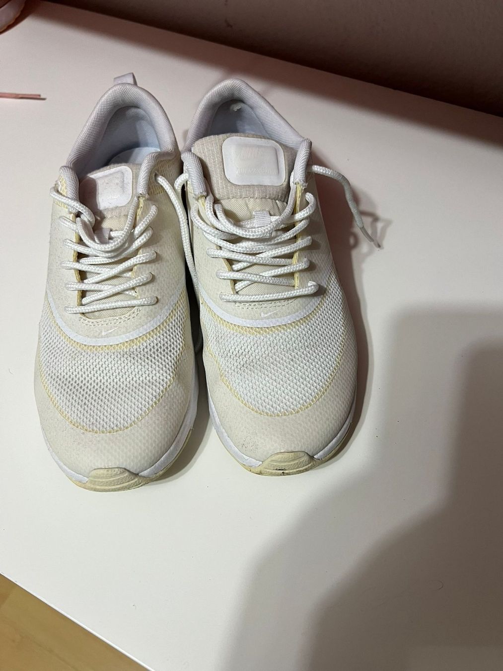 Damenschuhe: Nike Schuhe weiss – Gebraucht aus Lupfig von Pluribus 2