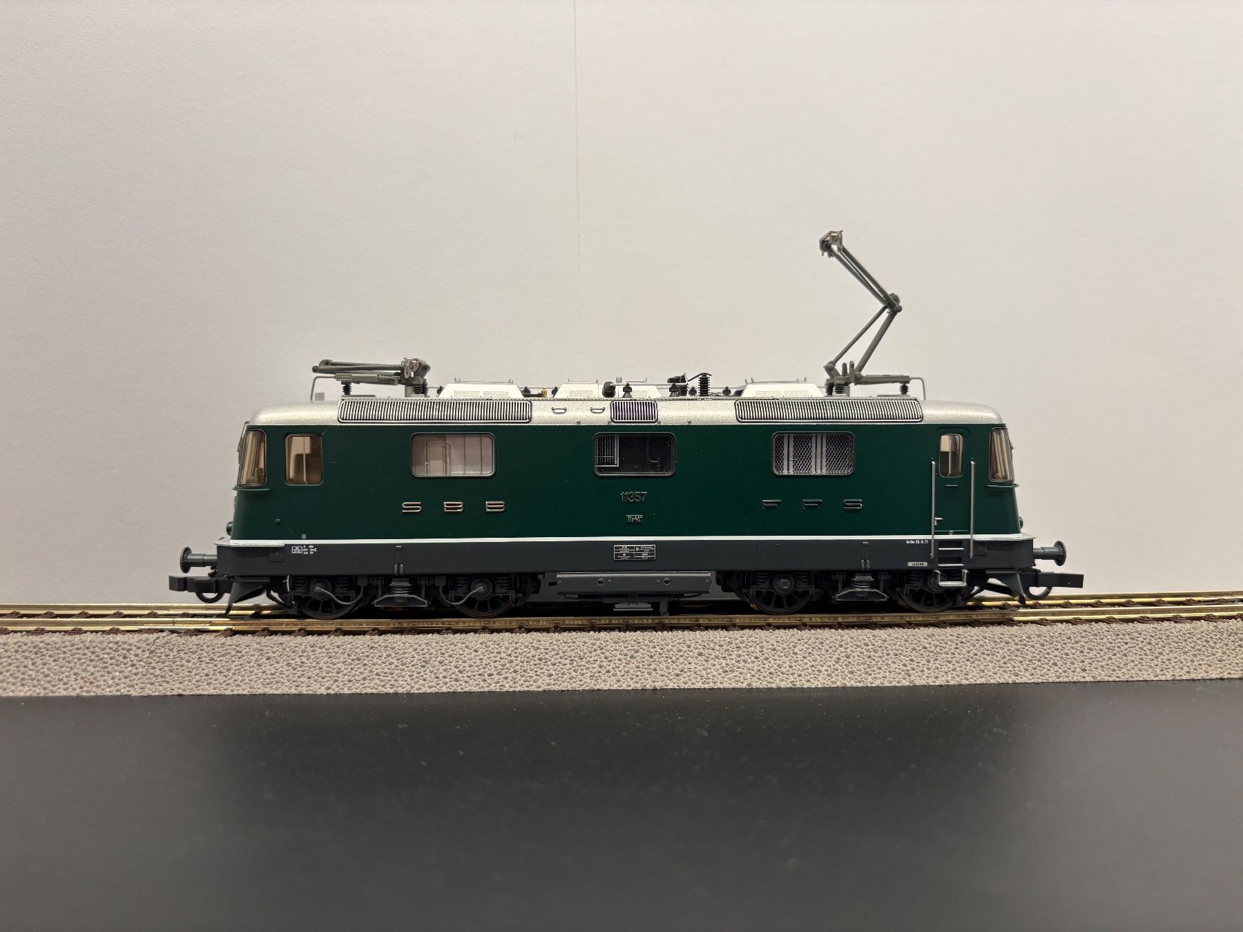 Roco Modelleisenbahnen: Roco Re 4/4 lll 11357 aus Set 72418 – Neu (gemäss Beschreibung) aus Interlaken von rigoberto0
