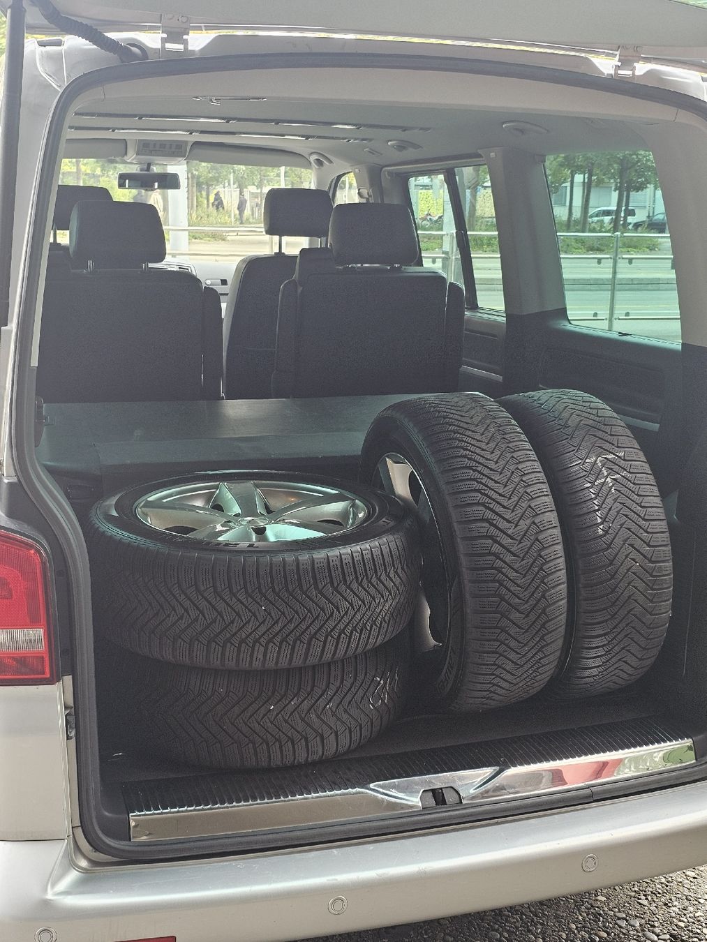 VW Camping Fahrzeuge: VW Multivan T5 2.0 BiTDI Automat 4Motion Highline DSG 180ps – Gebraucht aus Basel von top.seller 7