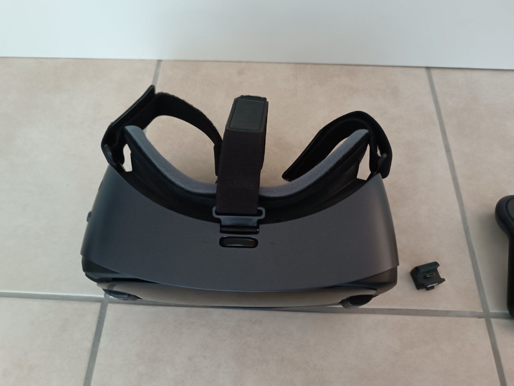 Samsung Casco VR: Samsung Gear VR Brille mit Controller – Usato da Rebstein venduto da dschiguli 4