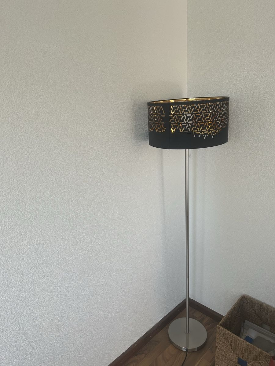 Lampen: Schöne Stehlampe – Gebraucht aus Allschwil von selake990673 1