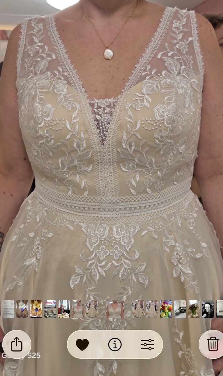 Vestiti: Wunderschönes Brautkleid, Grösse 42, elfenbeinfarben – Nuovo e nell'imballaggio originale da Gommiswald venduto da Blacky081210 1