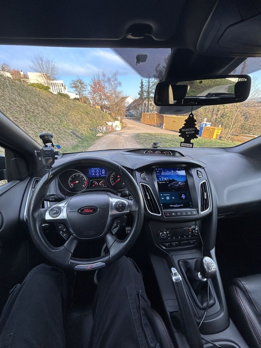 Ford Automobili: Ford Focus ST 2.0 MK3 – Usato da Rupperswil venduto da UnseenUser 7