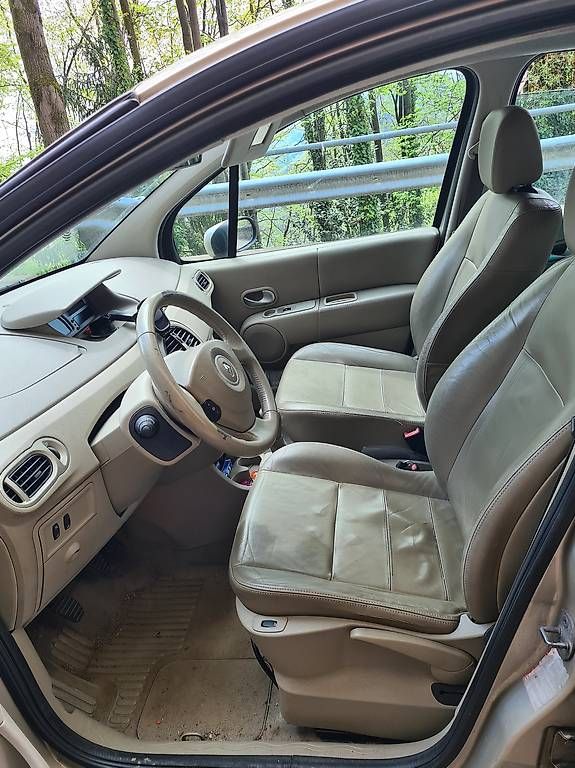 Autos: Renaul Modus 1.6 16v – D'occasion à Aranno par pao_rx8d 3