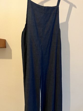Jumpsuit/Latzhose aus leichter Baumwolle