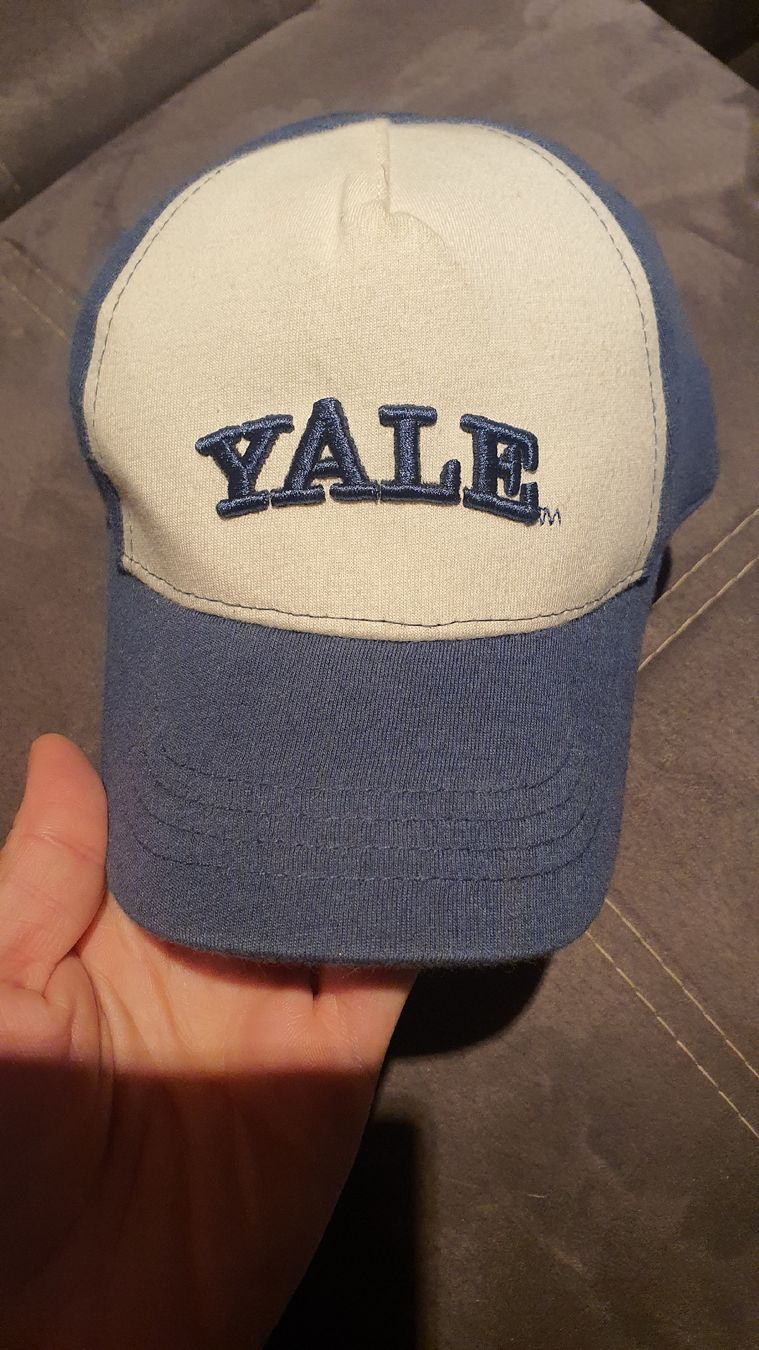H&M Mützen & Schals: Yale Cap gr. 74 – Gebraucht aus Flawil von minggeli83