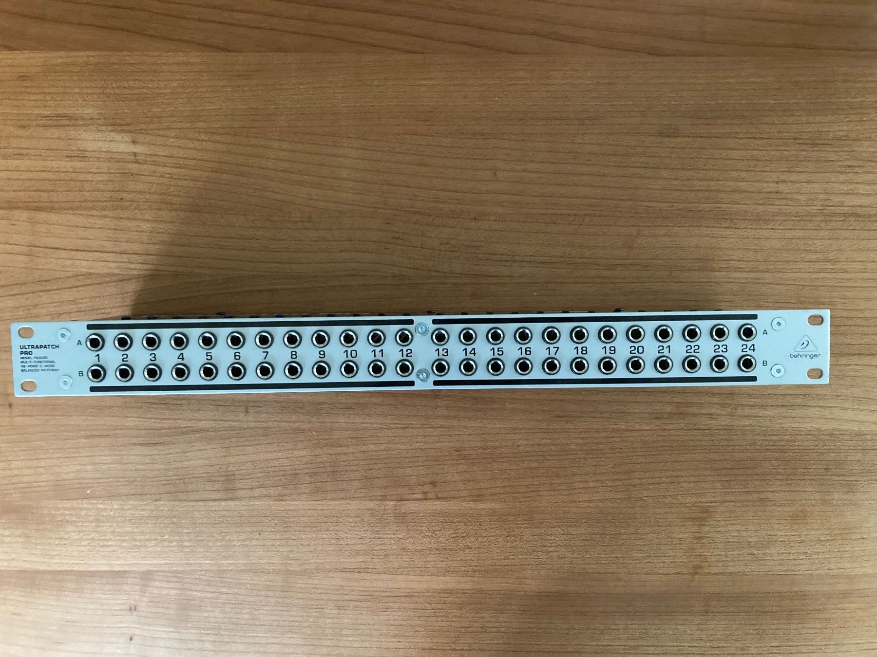 Behringer Instruments de musique: Pachbay Behringer Ultrapatch Pro px3000 – D'occasion à Zürich par urs_z8b2