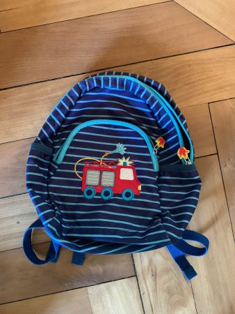 Kinderrucksack blau gestreift mit Feuerwehrauto gebraucht