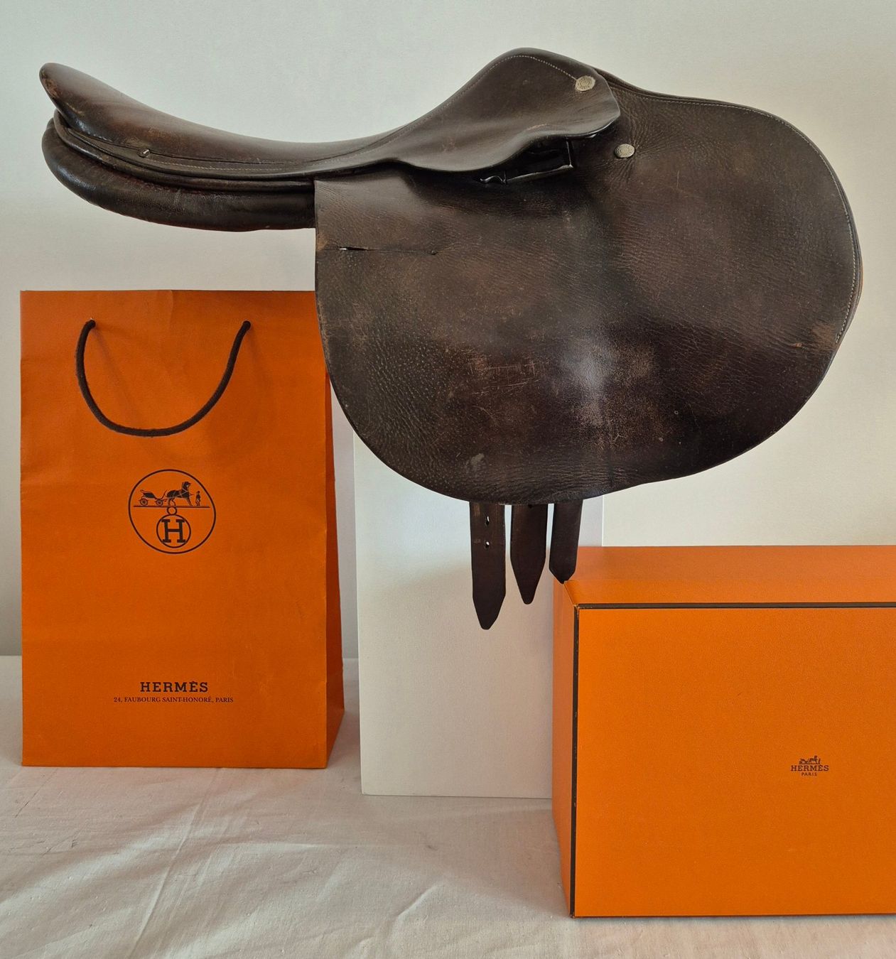 Hermès Selle & Accessori: Original HERMES Sattel – Usato da Luzern venduto da Louis-XVI