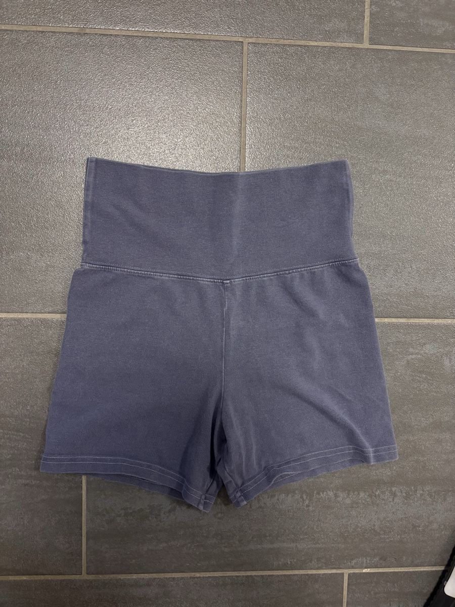 Brandy Melville Pantaloni: Brandy Melville Shorts – Nuovo (secondo la descrizione) da Rümlang venduto da svent 1