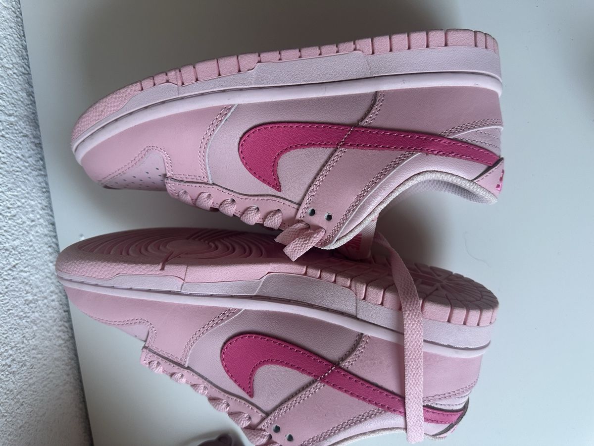 Nike Scarpe da donna: Nike Dunk Low Triple Pink – Nuovo e nell'imballaggio originale da Appenzell venduto da K.brei 3