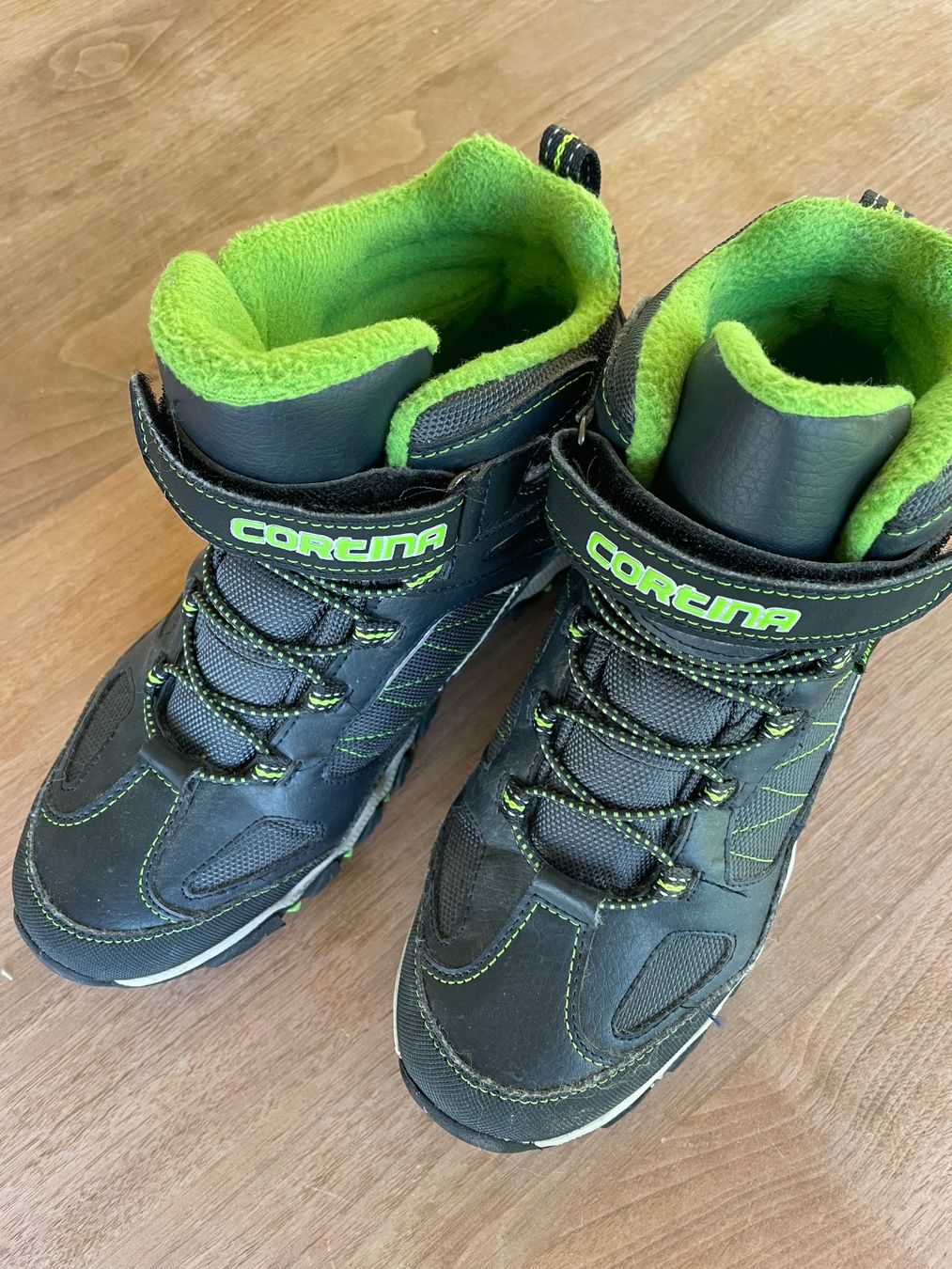 Dosenbach Chaussures garçon: Cortina Winterschuhe Gr.40 – D'occasion à Seedorf UR par Vita000
