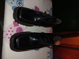 Schwarze Schuhe ungetragen