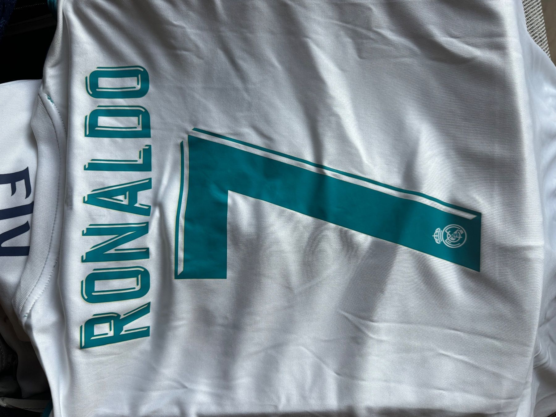 Real Madrid Canottiere & Pantaloni: Maillot Real Madrid CR7 – Nuovo (secondo la descrizione) da Lonay venduto da inf_m2ym 1