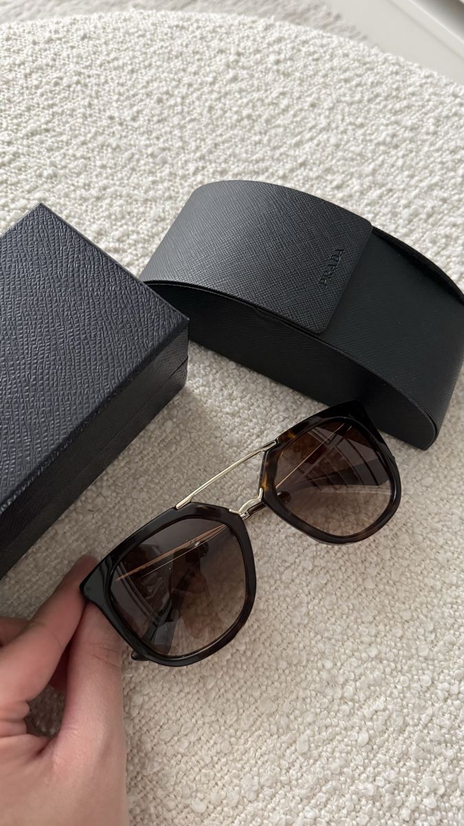 Occhiali & Lenti: Originale Prada Sonnenbrille  – Nuovo (secondo la descrizione) da Horw venduto da tv.31 3
