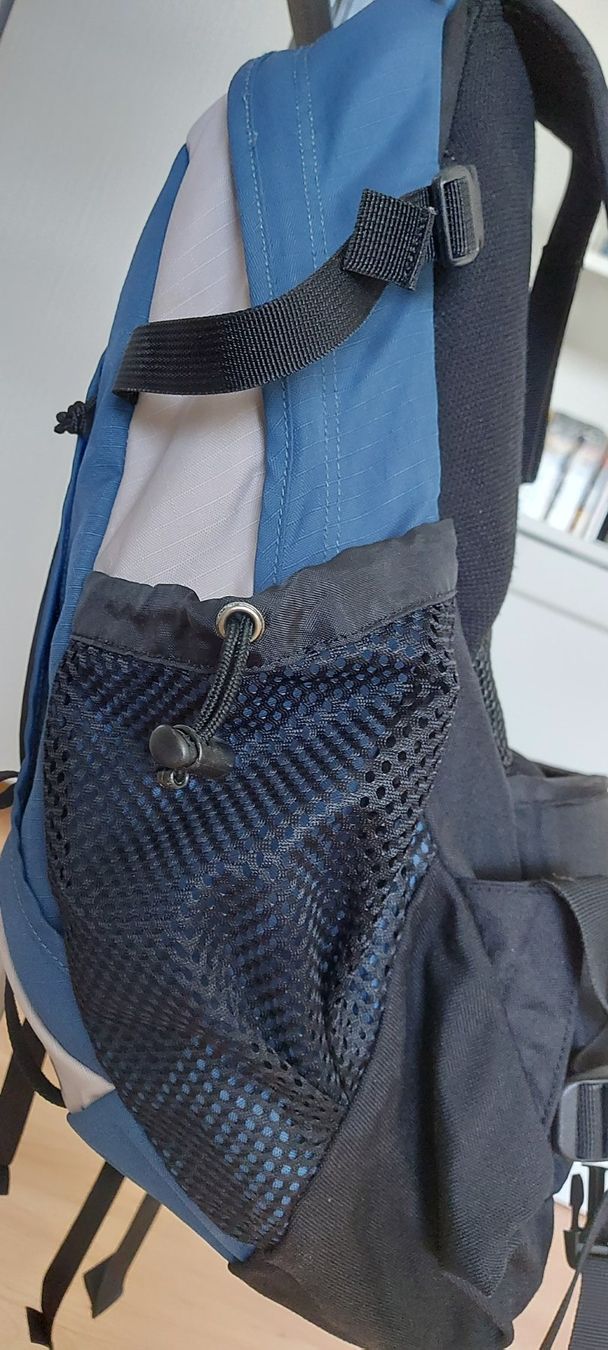 Zaini: Big Bear Trekking Rucksack / Wanderrucksack 30.l – Usato da Rotkreuz venduto da keerthdi 7