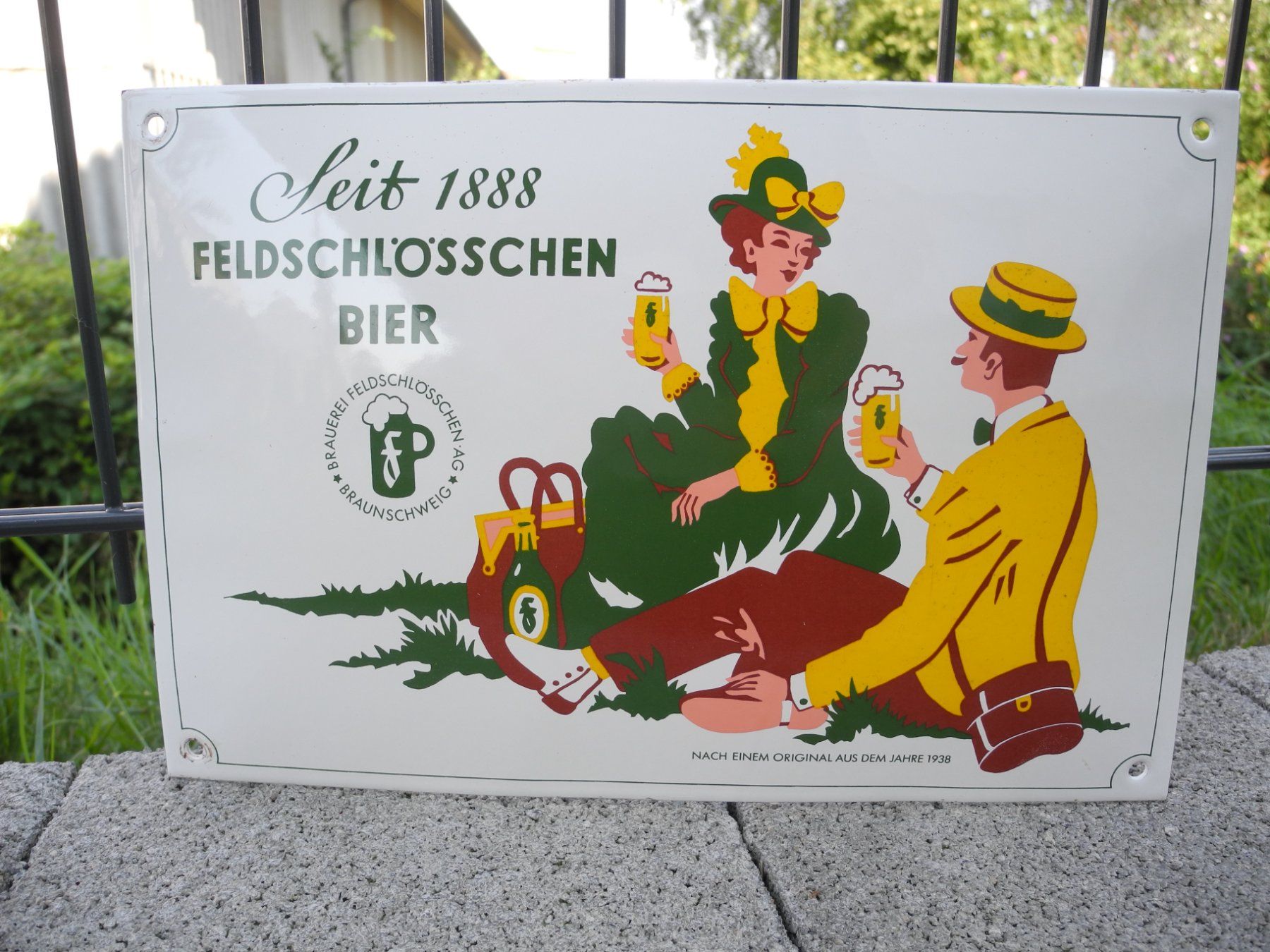 Feldschlösschen Schilder: FELDSCHLÖSSCHEN EMAILSCHILD – Gebraucht aus Reinach AG von Huckleberrysix 1